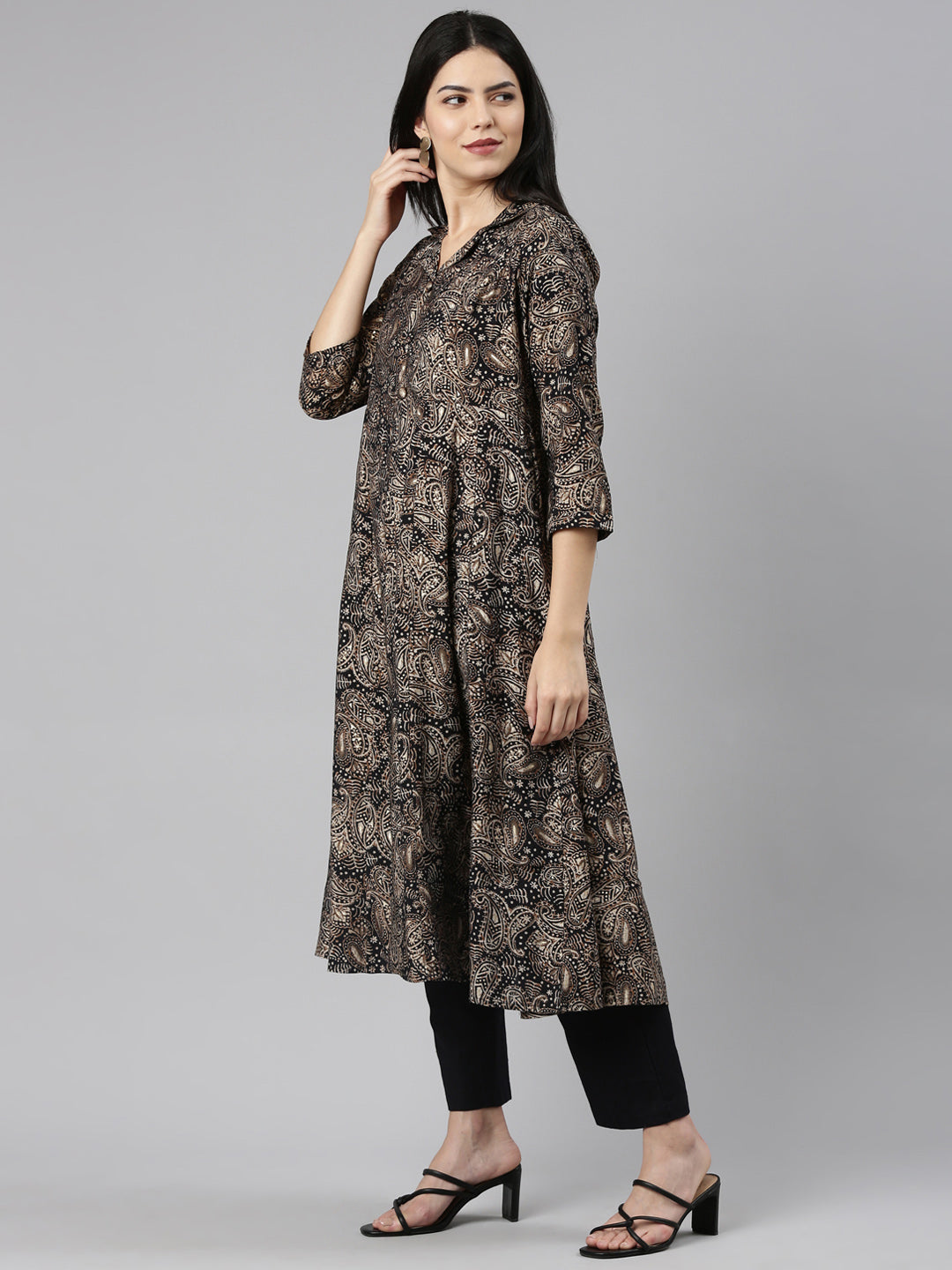 Neerus Black Regular Straight Printed Kurta And Trousers