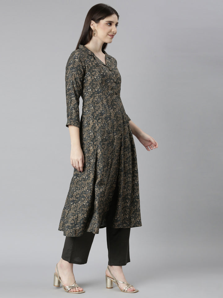 Neerus Grey printed floral kurta set with trousers - back view