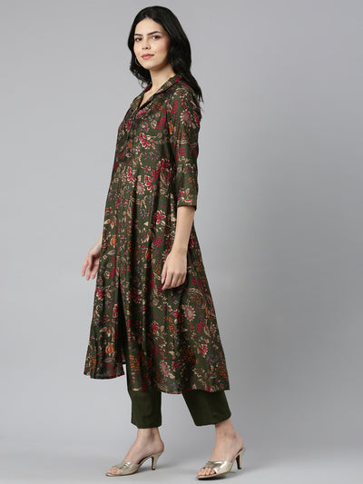 Neerus Green Regular Straight Printed Kurta And Trousers
