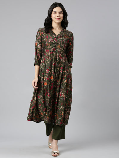 Neerus Green Regular Straight Printed Kurta And Trousers