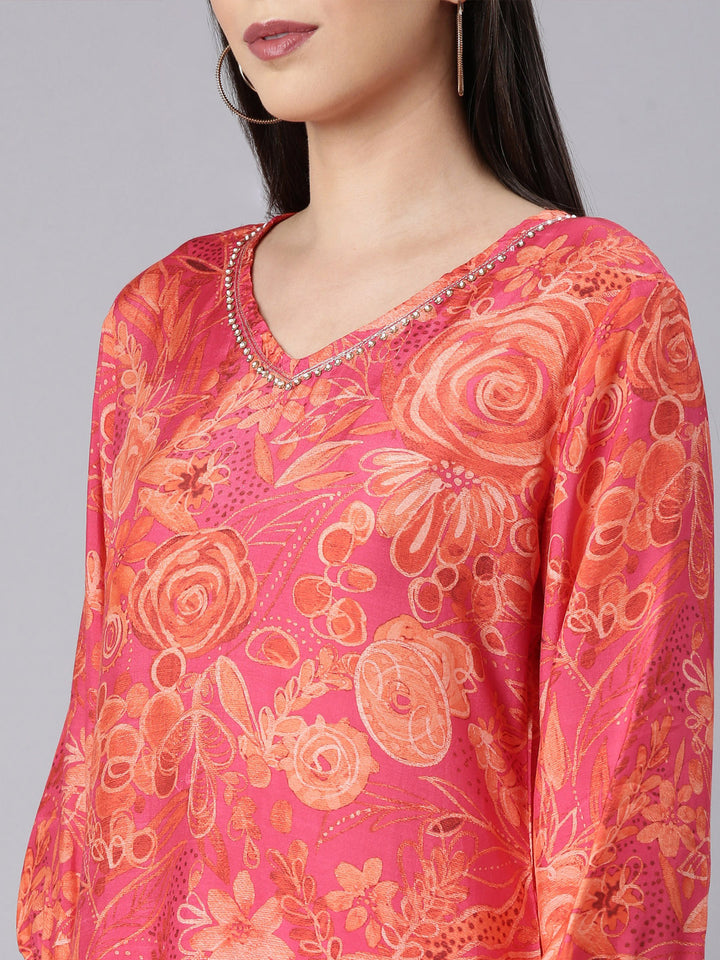 Neerus Red muslin printed kurta set - detail view 2