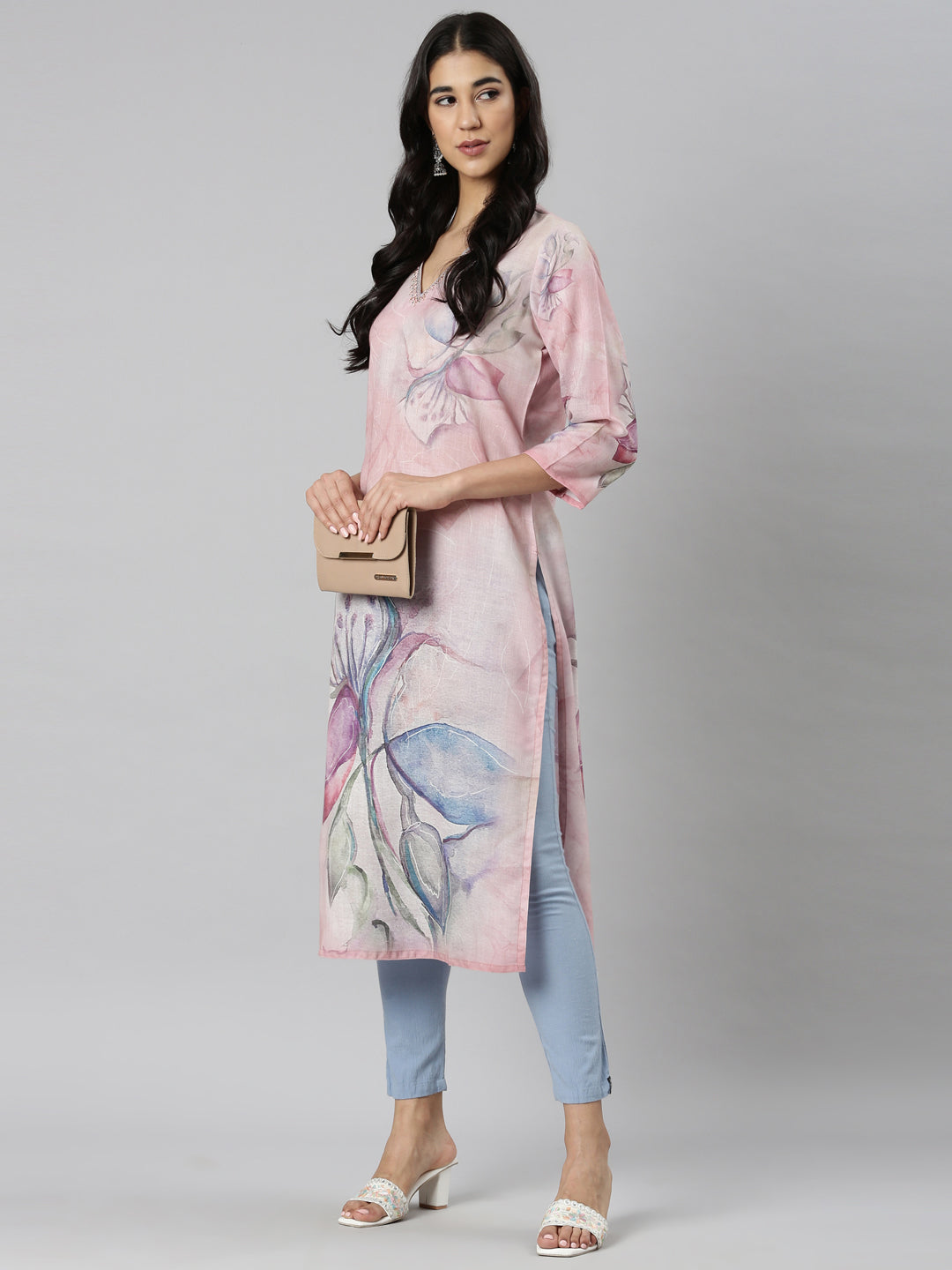Neerus Pink Casual Floral Straight Kurtas