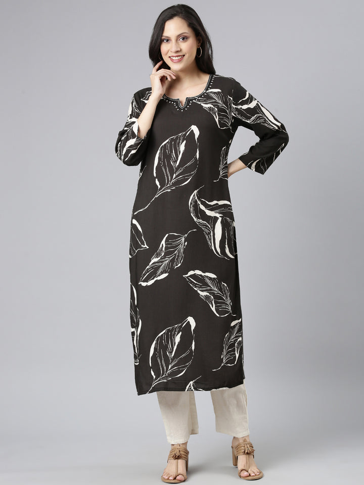 Neerus Black Casual Floral Straight Kurtas