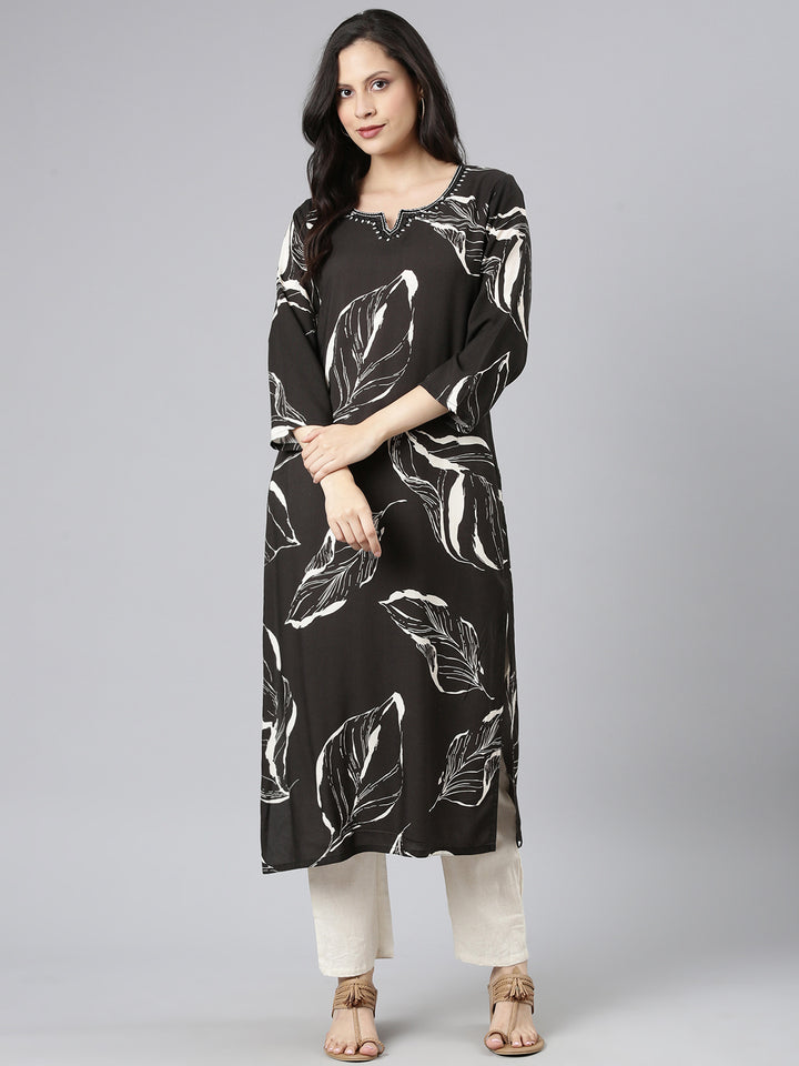 Neerus Black Casual Floral Straight Kurtas