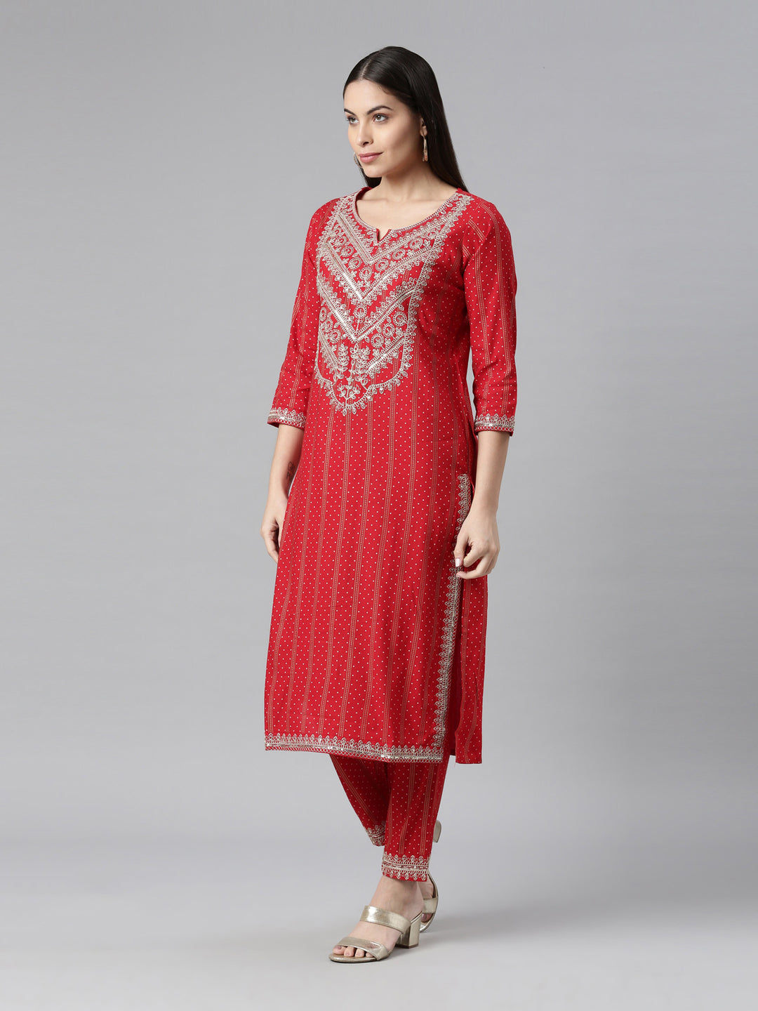 Neerus Red printed floral suit set kurta with trouser and dupatta - side view