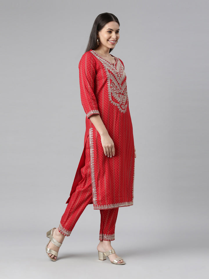 Neerus Red printed floral suit set kurta with trouser and dupatta - back view