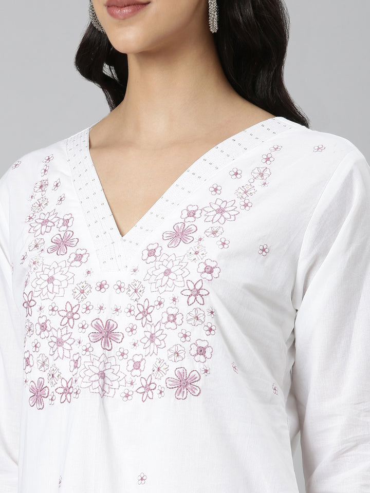 Neerus White Casual Solid Straight Kurtas