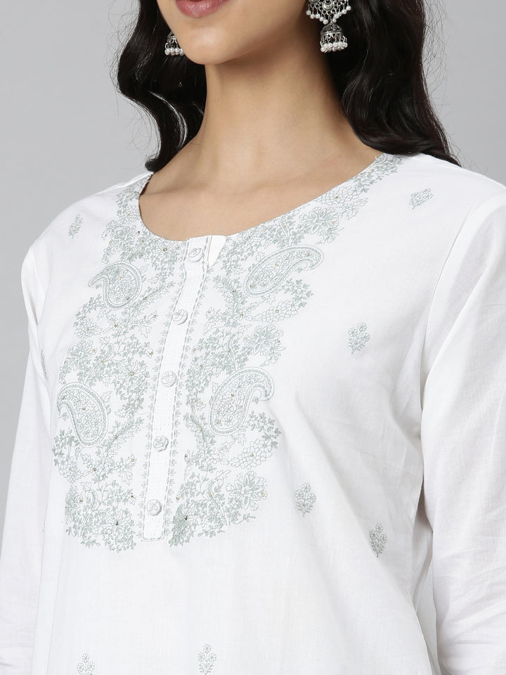 Neerus Green Casual Solid Straight Kurtas