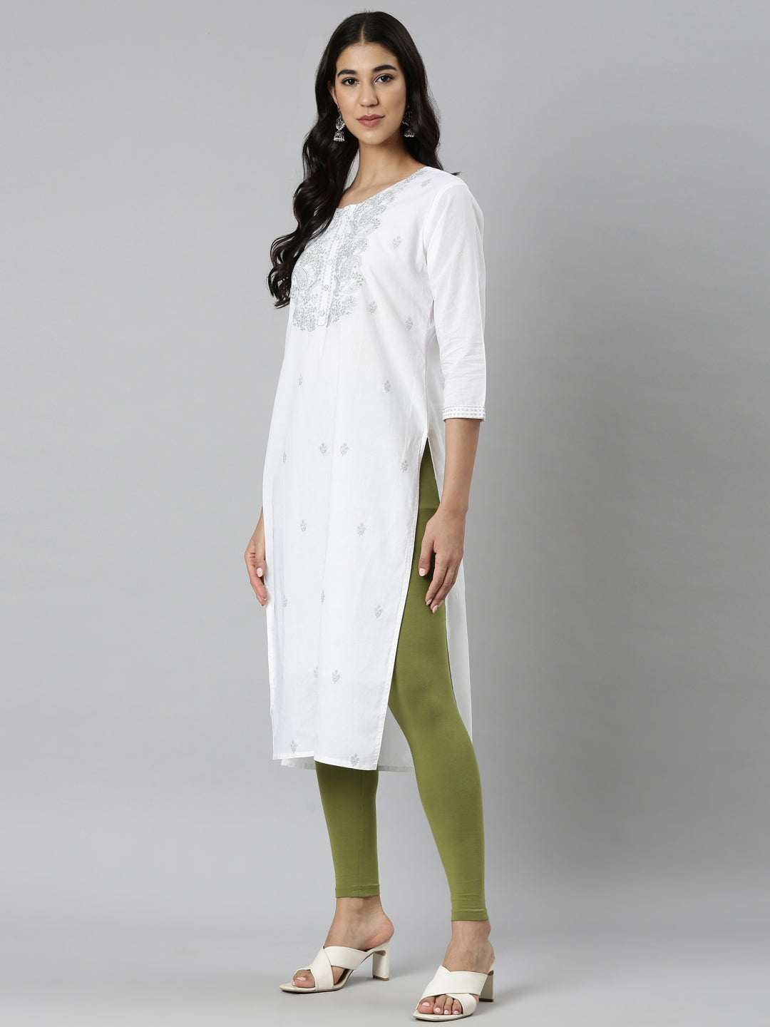 Neerus Green Casual Solid Straight Kurtas