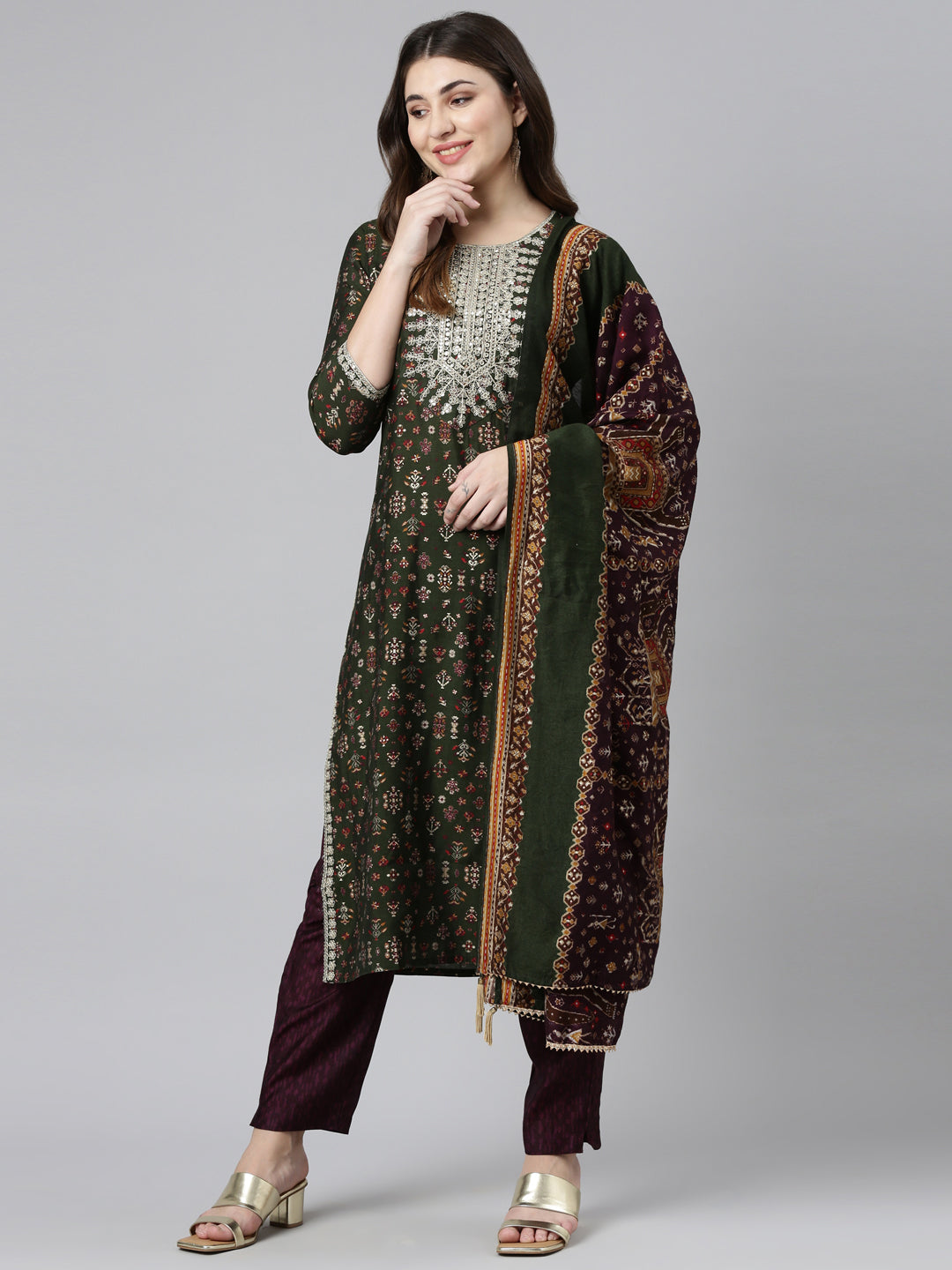 Neerus Green printed straight kurta set with dupatta - detail view 2