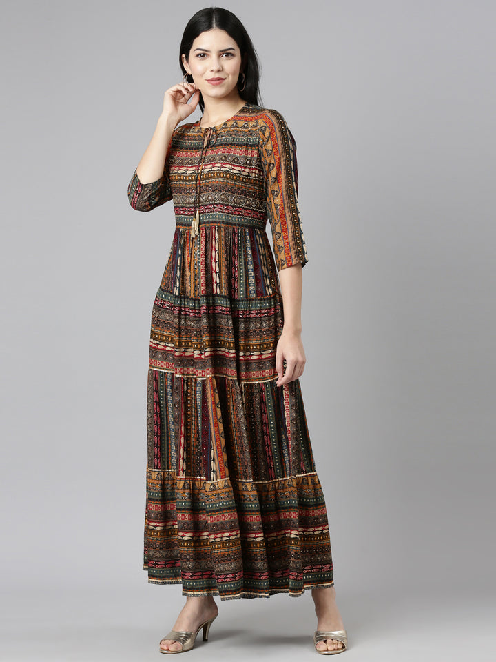 Neerus Black Straight Casual Printed Gown