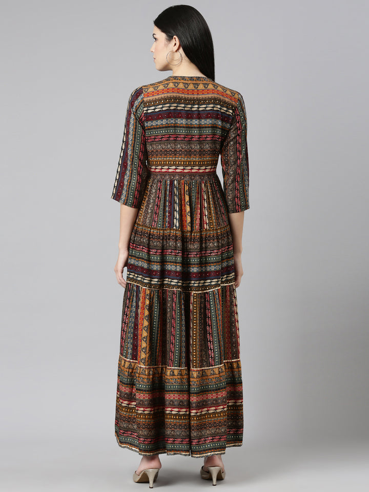 Neerus Black Straight Casual Printed Gown