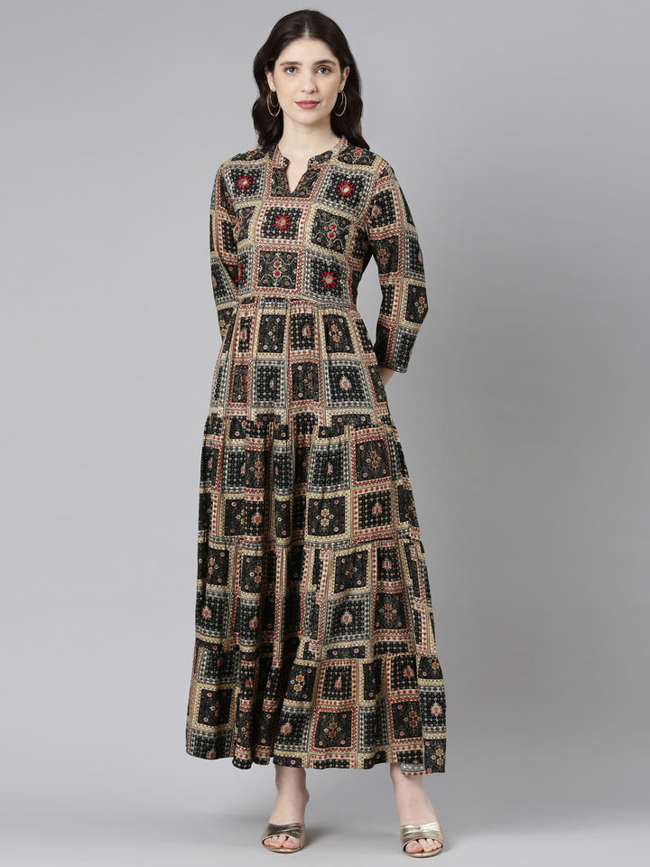 Neerus Black Straight Casual Printed Gown