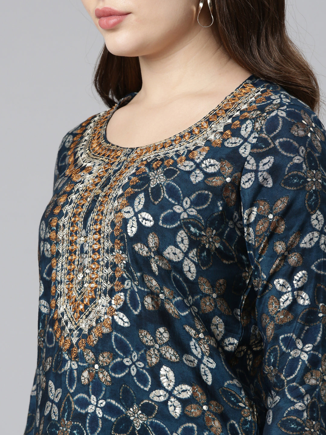 Neerus Green printed straight kurta set with dupatta - detail view 1