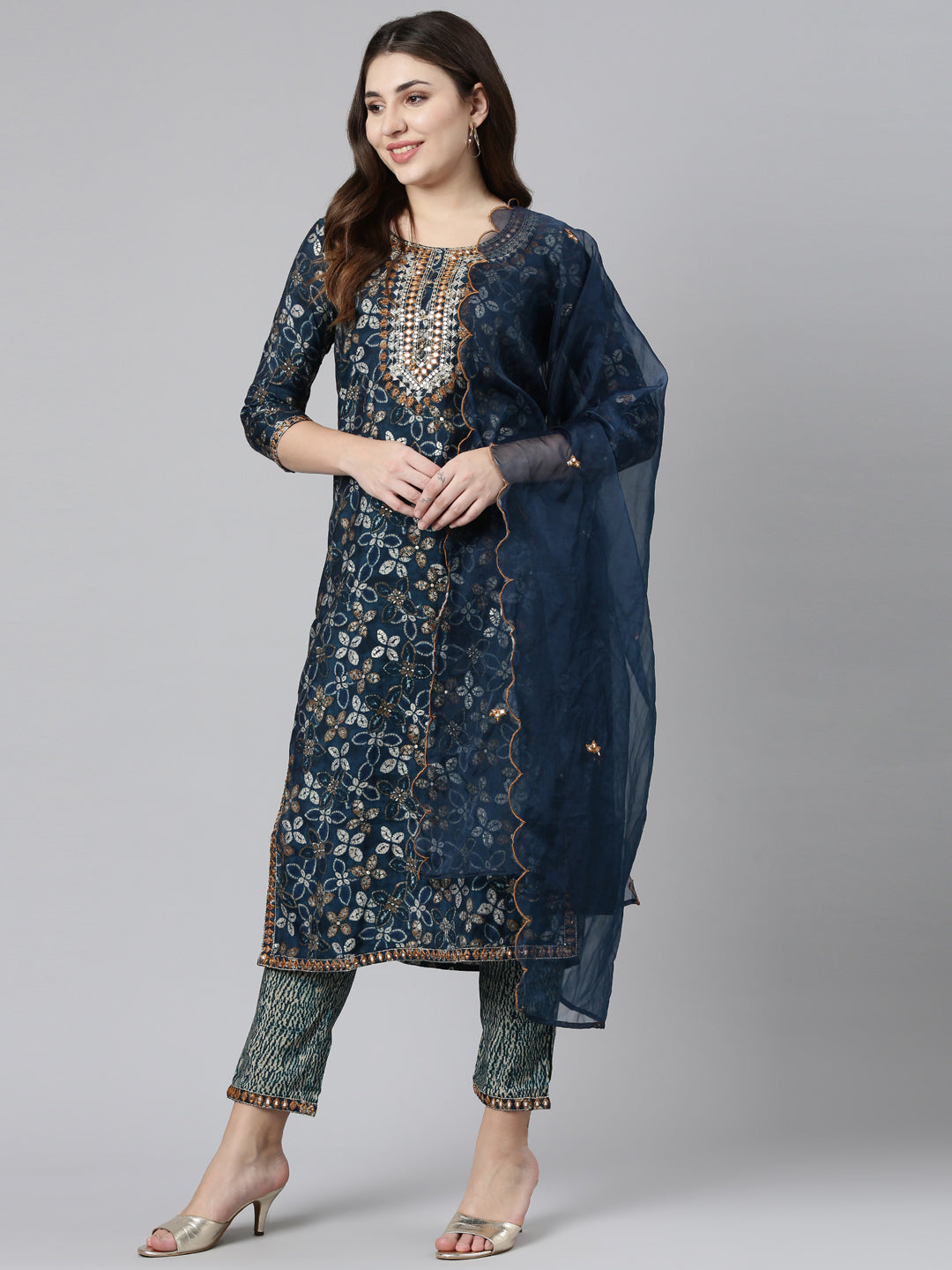 Neerus Green Regular Straight Printed Kurta And Trousers With Dupatta