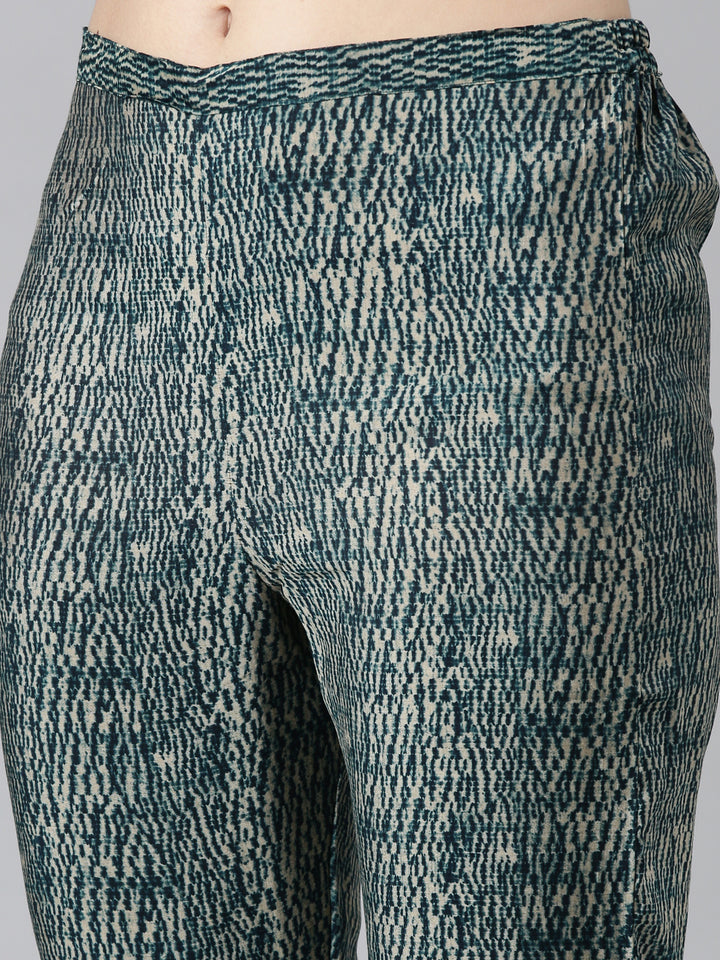 Neerus Green printed straight kurta set with dupatta - detail view 3