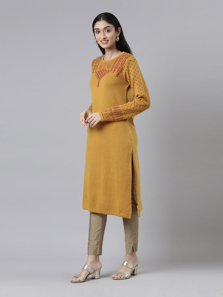 Neerus Winter Wear Yoke Design Straight Knee Length Acrylic Kurta For Women