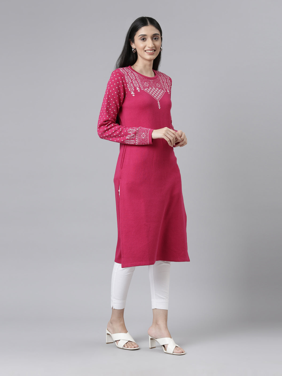 Neeru's Winter Wear Yoke Design Straight Fit Regular Acrylic Kurta For Women