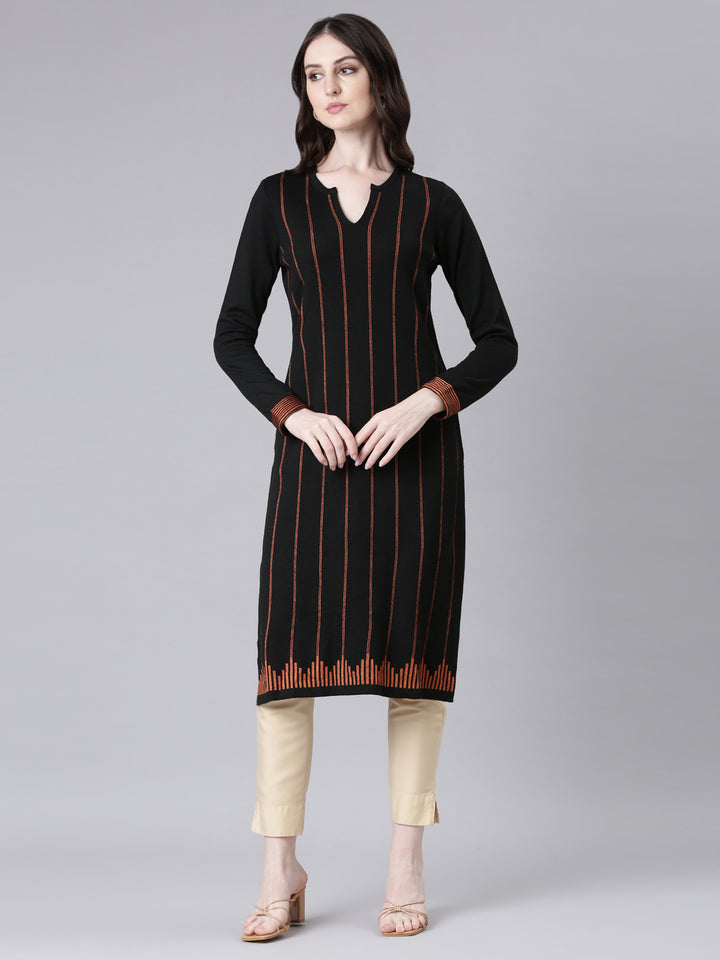 Neerus Black Casual Solid Straight Kurtas