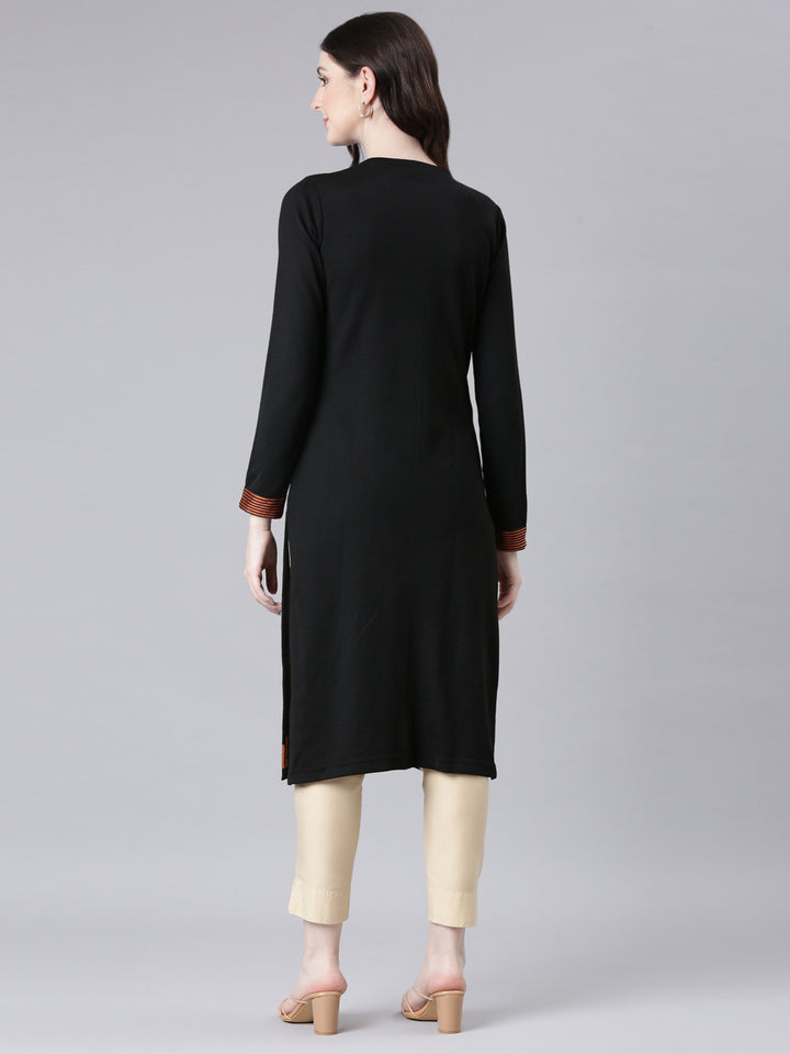 Neerus Black Casual Solid Straight Kurtas