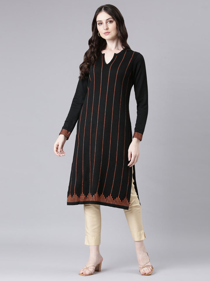 Neerus Black Casual Solid Straight Kurtas