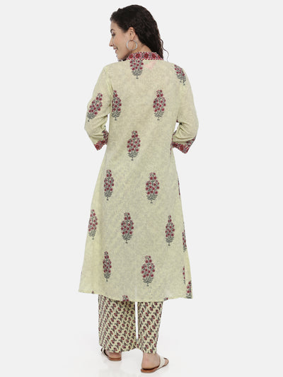 Neerus Women Green  Red Printed Kurta with Trousers