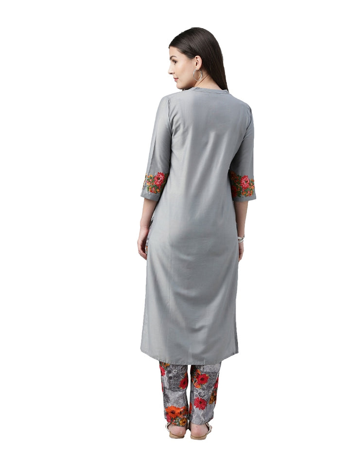 Neerus Grey muslin printed kurta set with floral trouser - side view