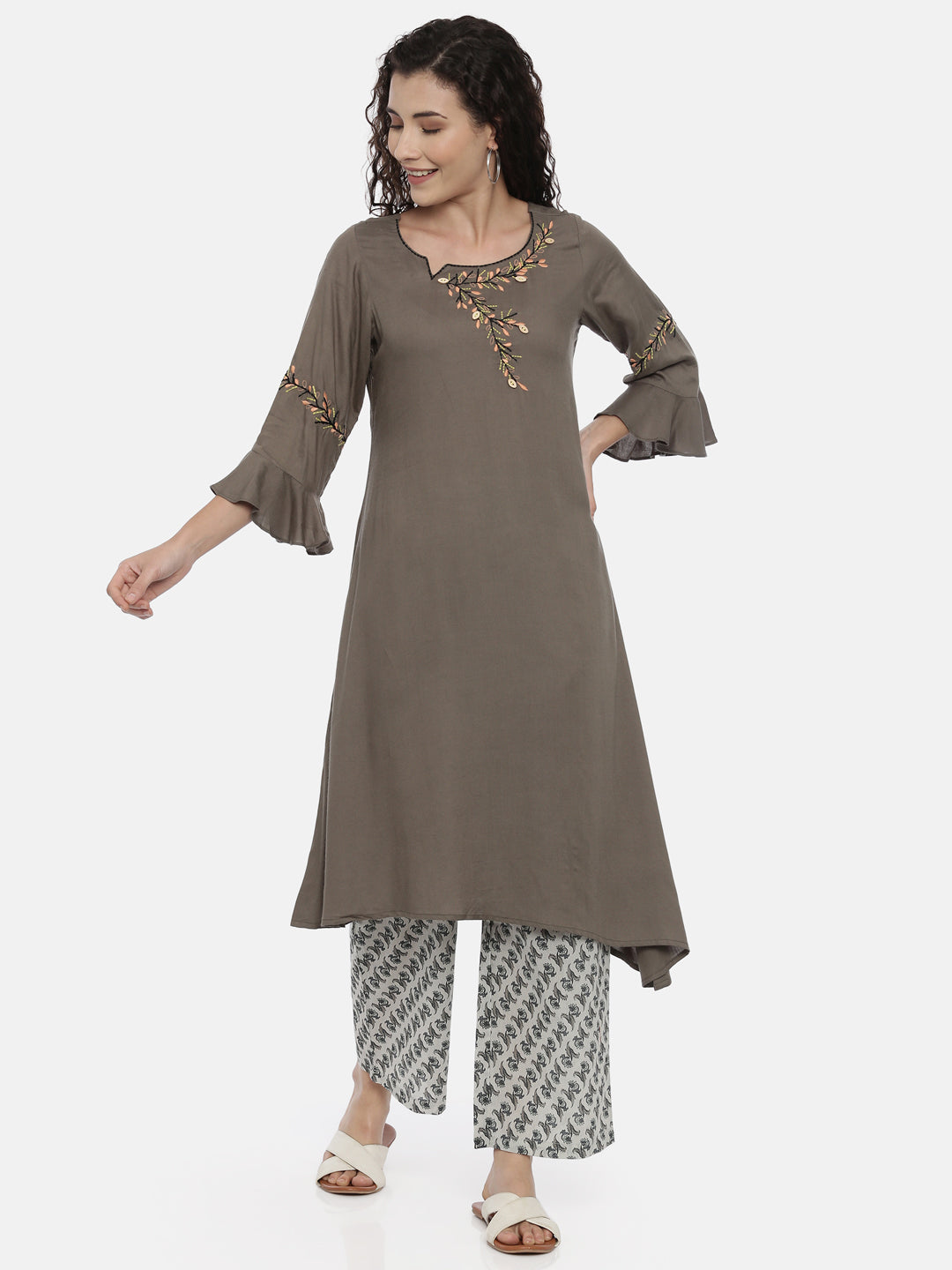 Neerus Olive Green Floral Embroidered Flared Sleeves Thread Work Kurta