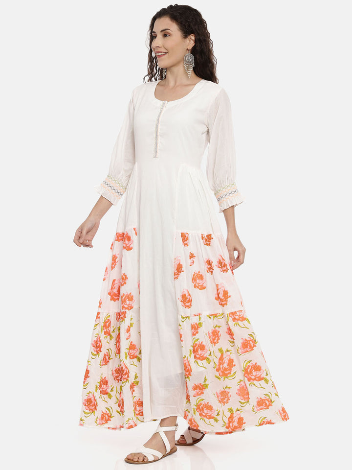 Neerus White floral thread embroidered kurta - back view