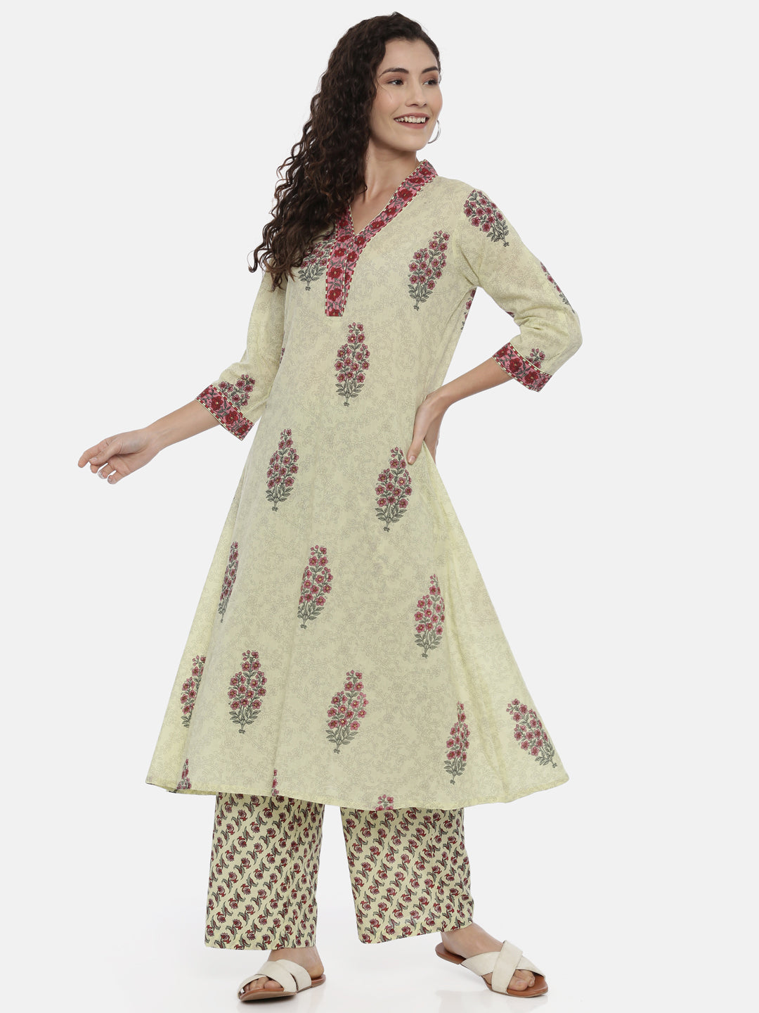 Neerus Women Green  Red Printed Kurta with Trousers