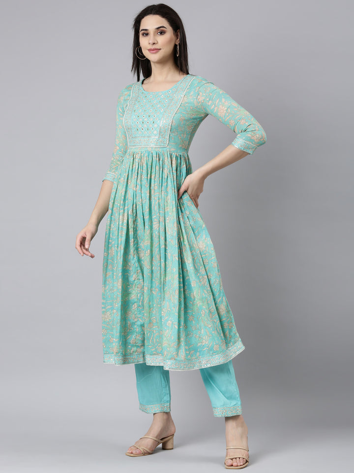 Neerus Green printed floral straight suit set - back view