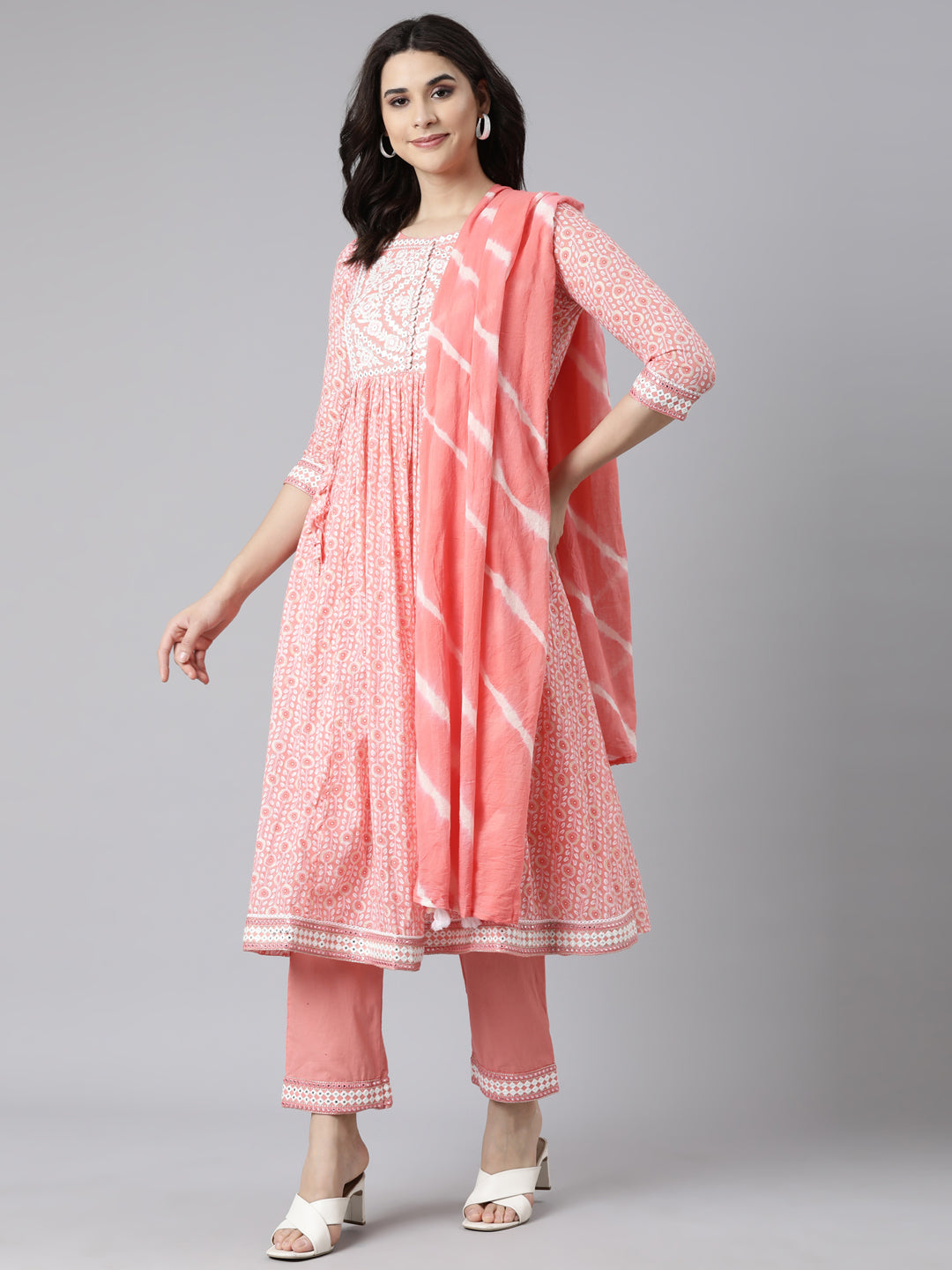 Neerus Pink floral printed flared suit set - detail view 2