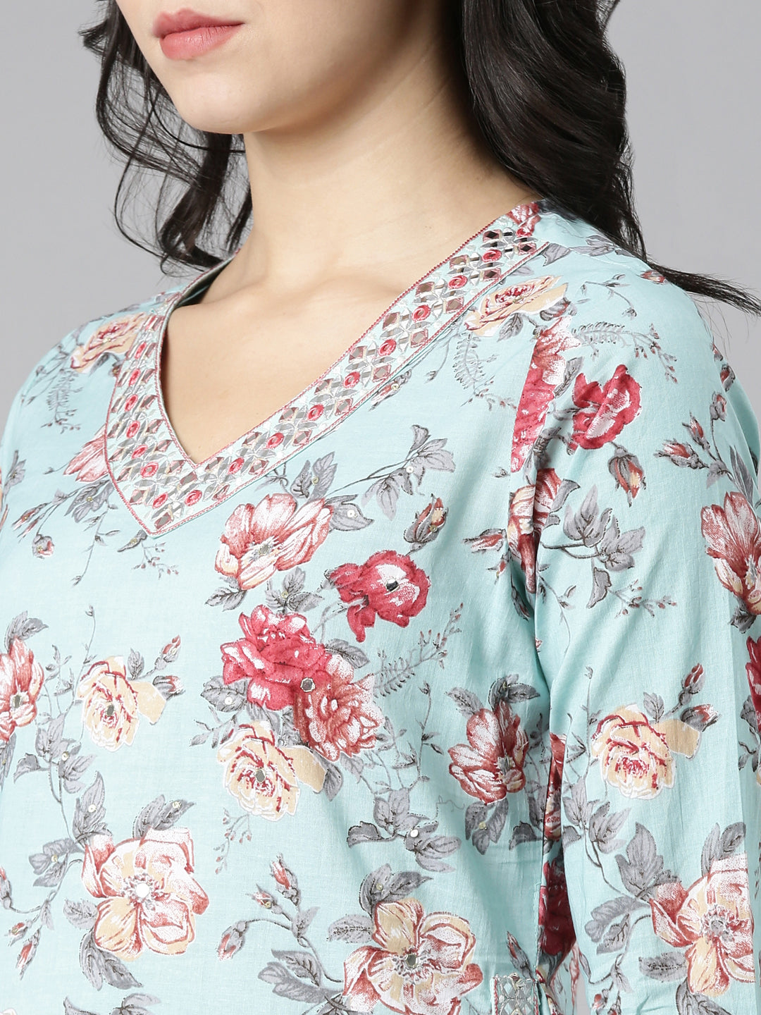 Neerus Green printed straight kurta set with dupatta - detail view 1