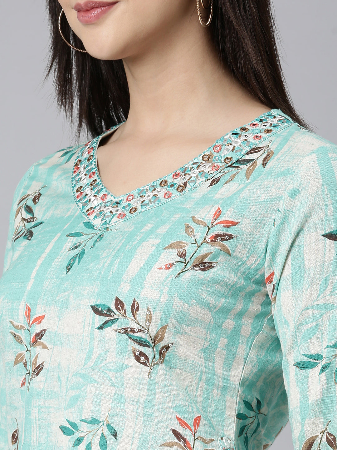 Neerus Green printed floral suit set - detail view 1