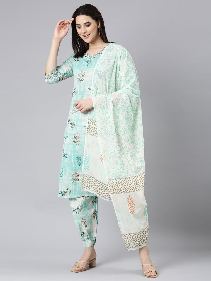 Neerus Green printed floral suit set - detail view 2