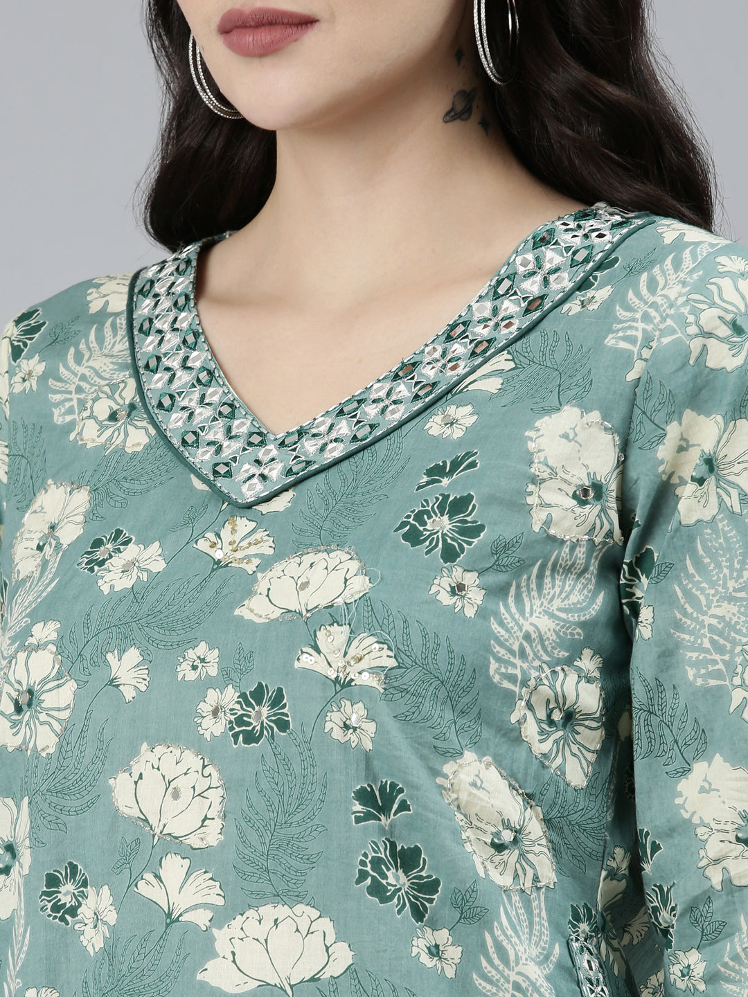 Neerus Green floral printed kurta set with salwar and dupatta - detail view 1