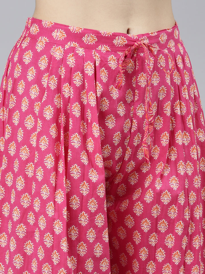 Neerus Pink cotton printed kurta set with dupatta - detail view 3