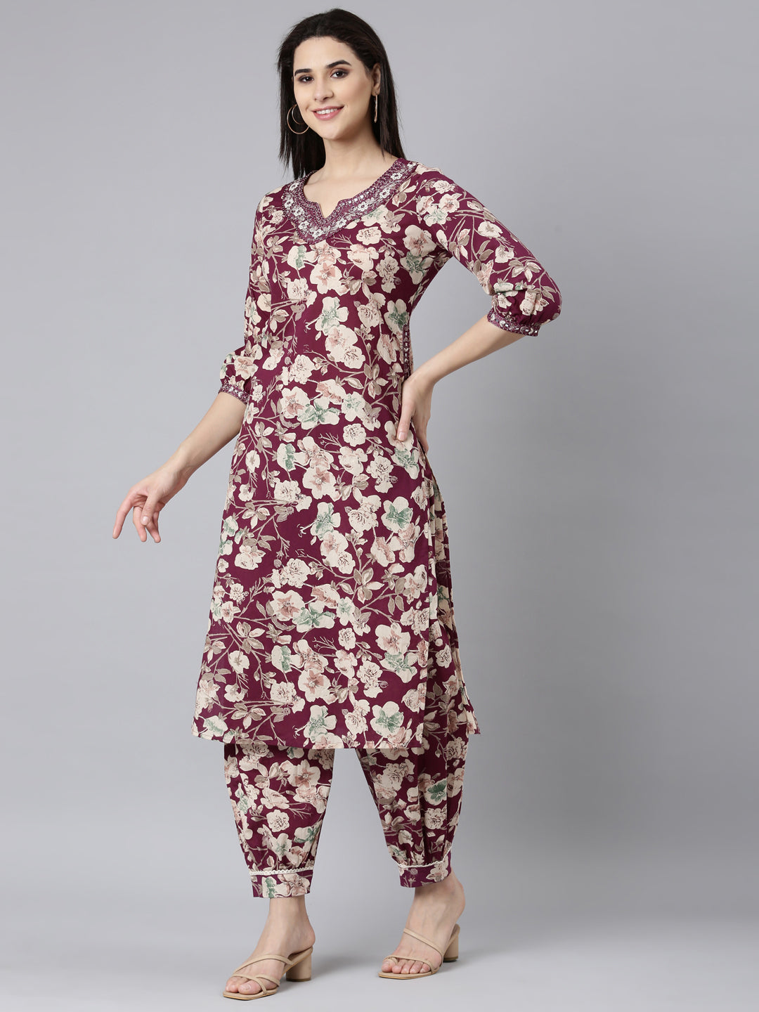 Neerus Purple printed floral suit set - back view