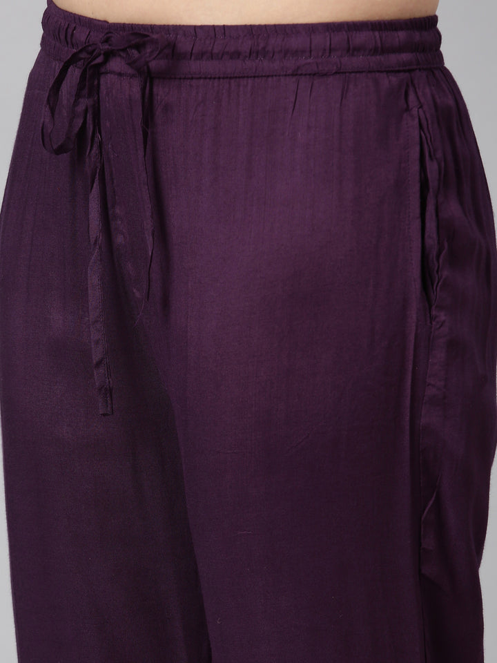 Neerus Purple printed floral straight suit set - detail view 3