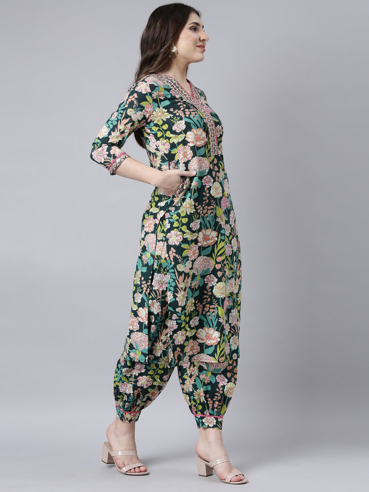 Neerus Green cotton printed suit set - back view