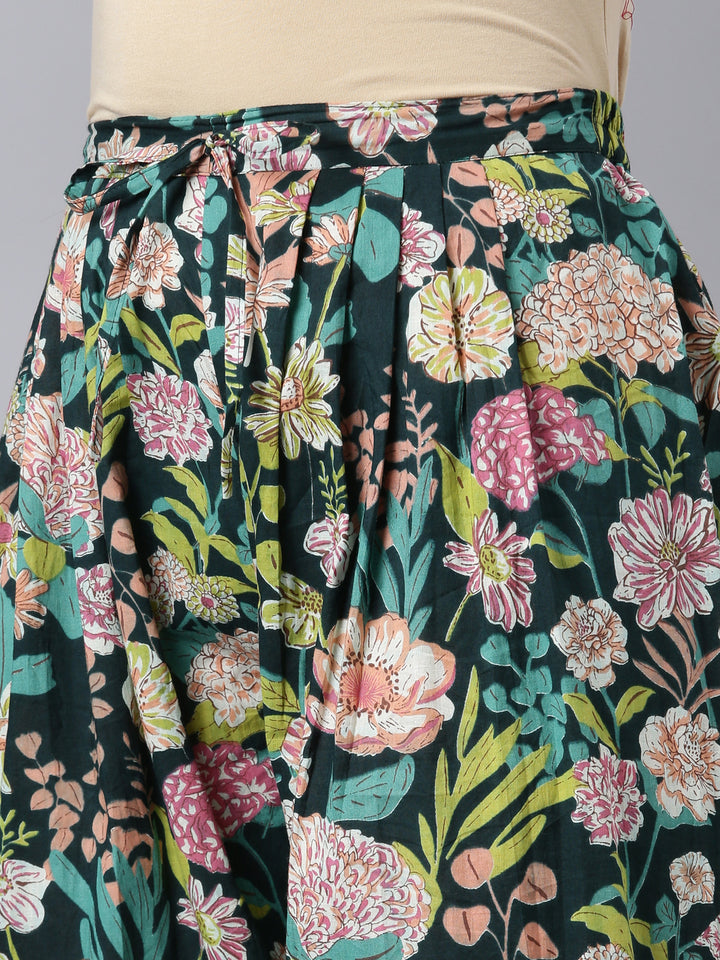 Neerus Green cotton printed suit set - detail view 3