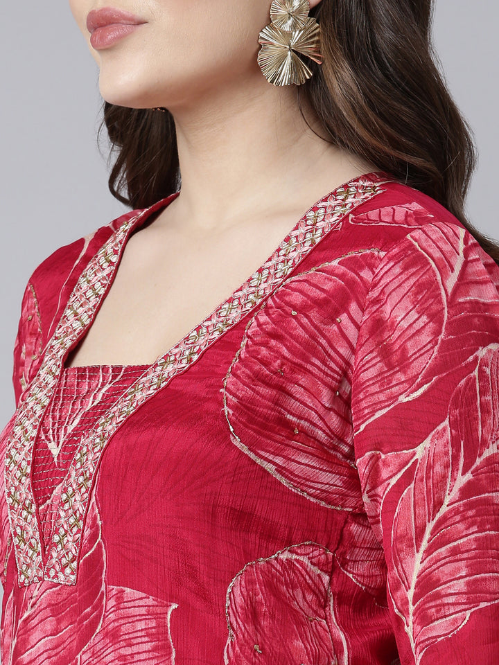Neerus Pink printed straight suit set - detail view 1