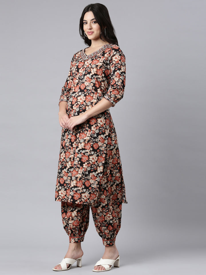 Neerus Black printed floral suit set - back view