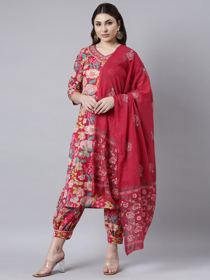 Neerus Red cotton printed suit set - front view