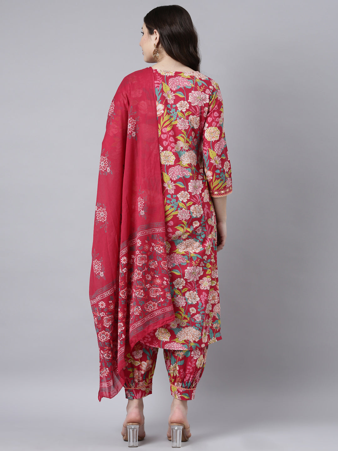 Neerus Red cotton printed suit set - detail view 2