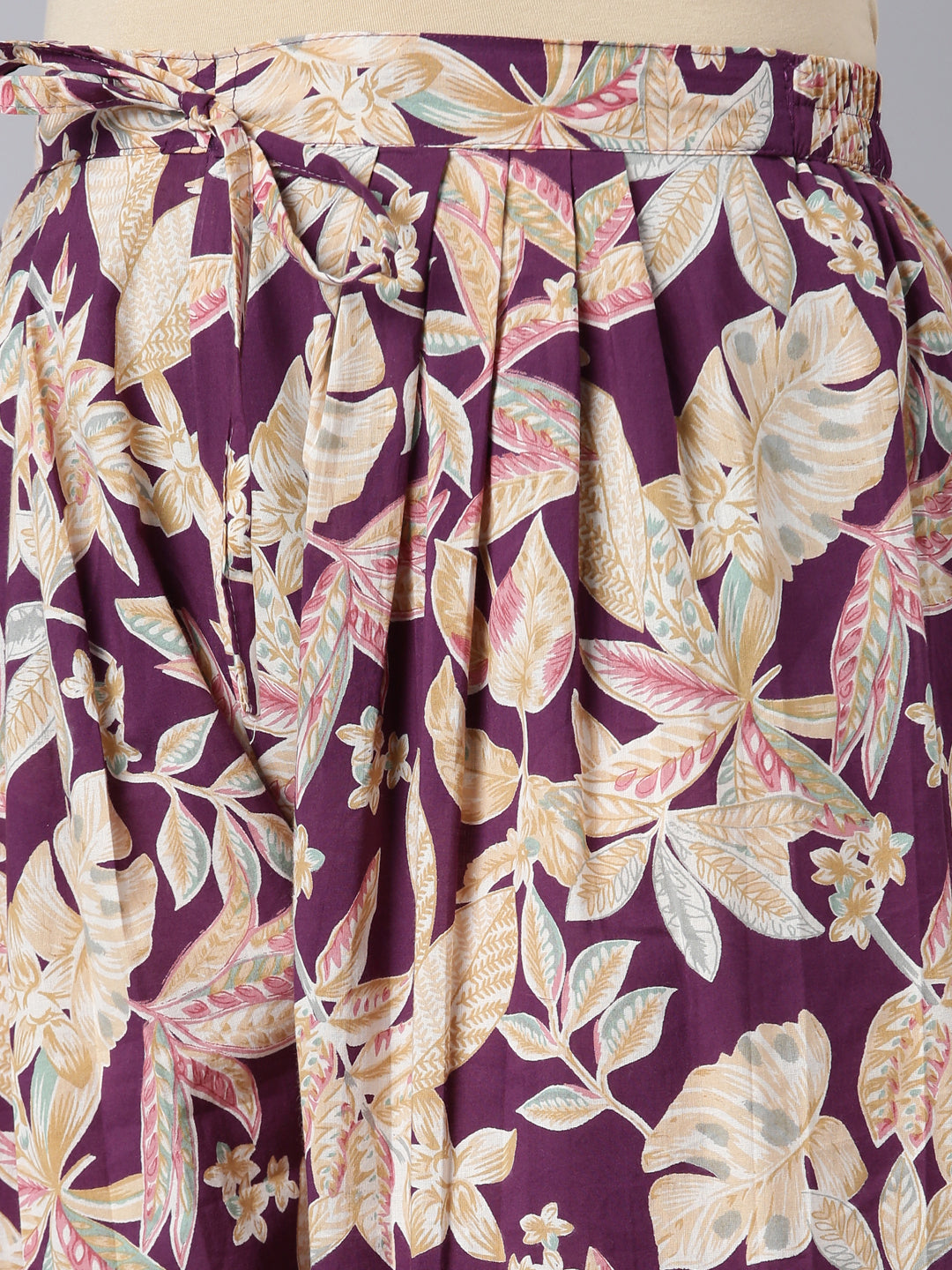 Neerus Purple printed floral straight suit set - detail view 3