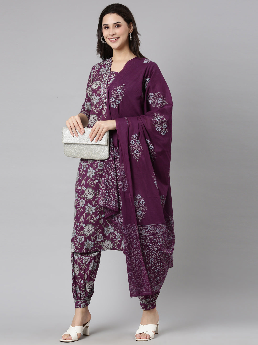 Neerus Purple cotton printed suit set - detail view 2