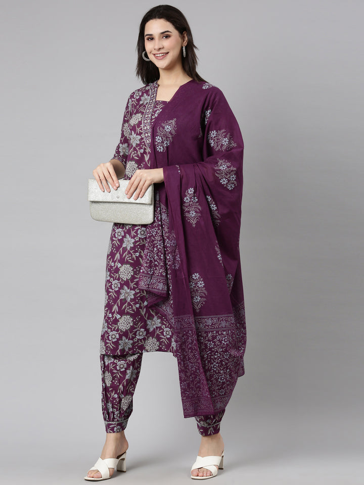 Neerus Purple cotton printed suit set - detail view 2