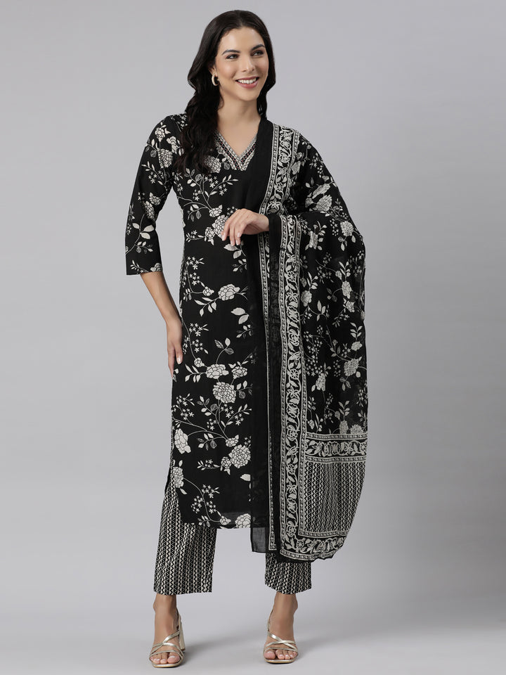 Neerus Black printed straight suit set panelled kurta with dupatta - detail view 3