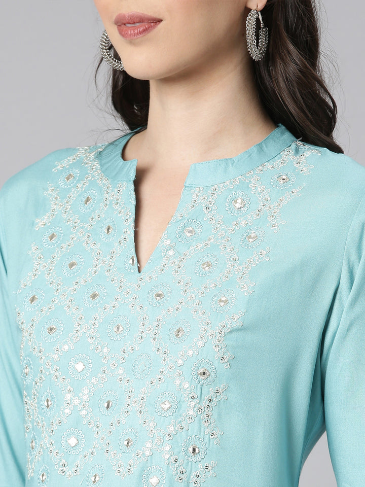 Neerus Green Casual Solid Straight Kurtas